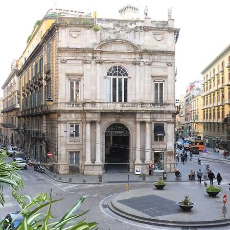 Toledo 16 Luxury Suites Naples Extérieur photo