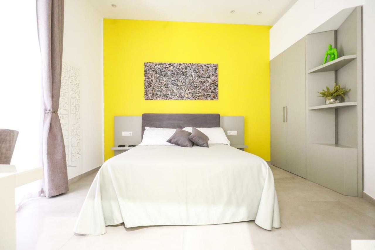 Toledo 16 Luxury Suites Naples Extérieur photo