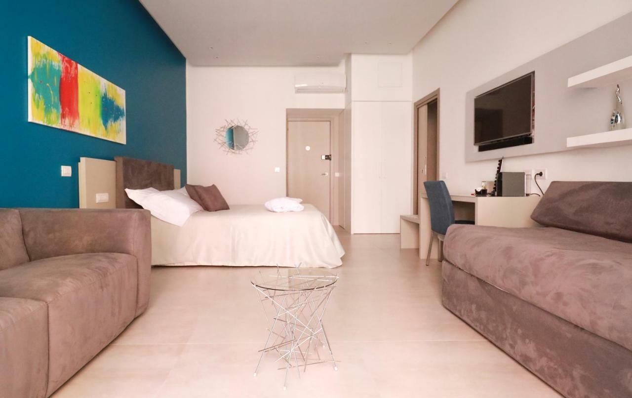 Toledo 16 Luxury Suites Naples Extérieur photo