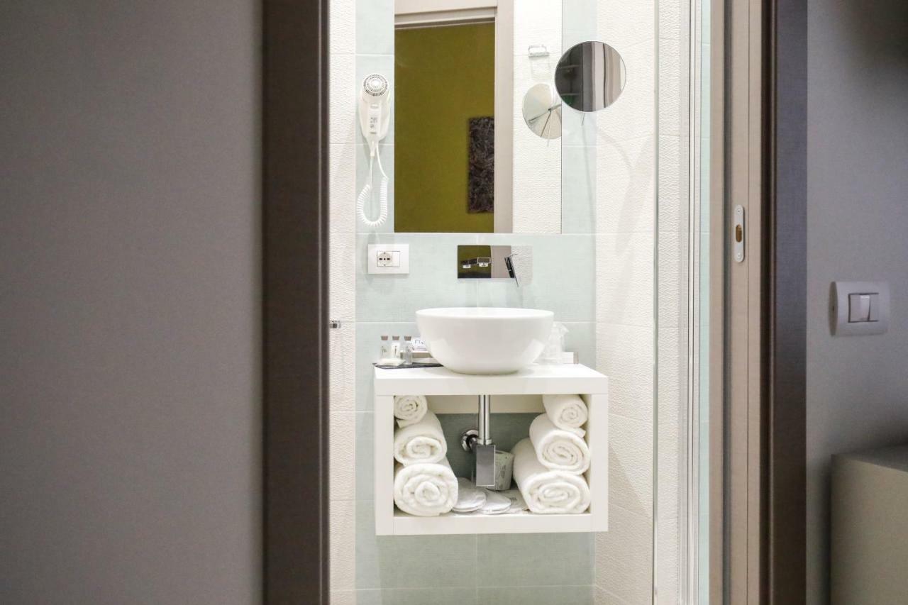 Toledo 16 Luxury Suites Naples Extérieur photo