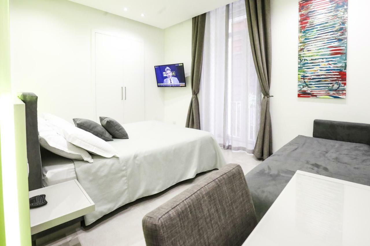 Toledo 16 Luxury Suites Naples Extérieur photo