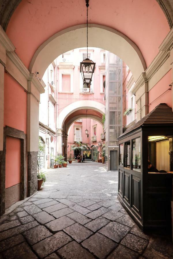 Toledo 16 Luxury Suites Naples Extérieur photo