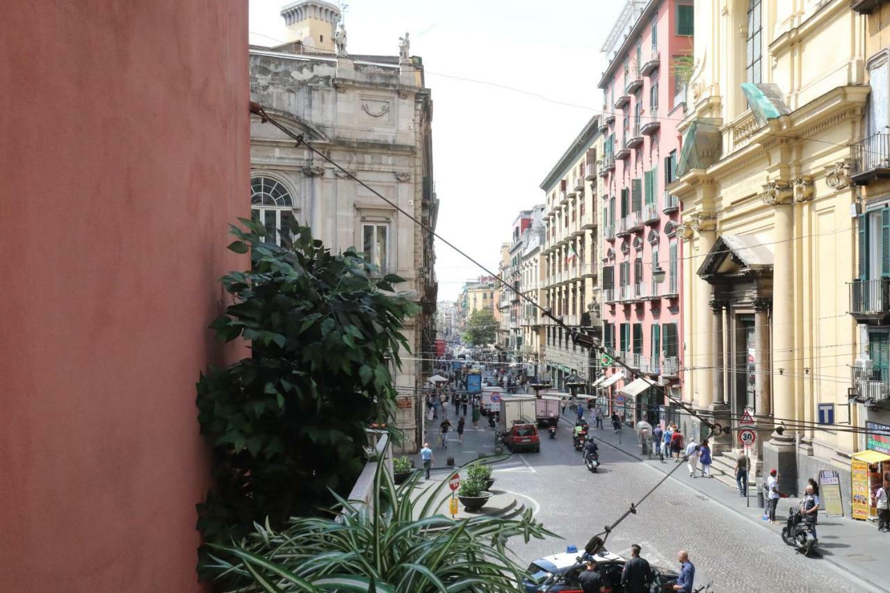 Toledo 16 Luxury Suites Naples Extérieur photo