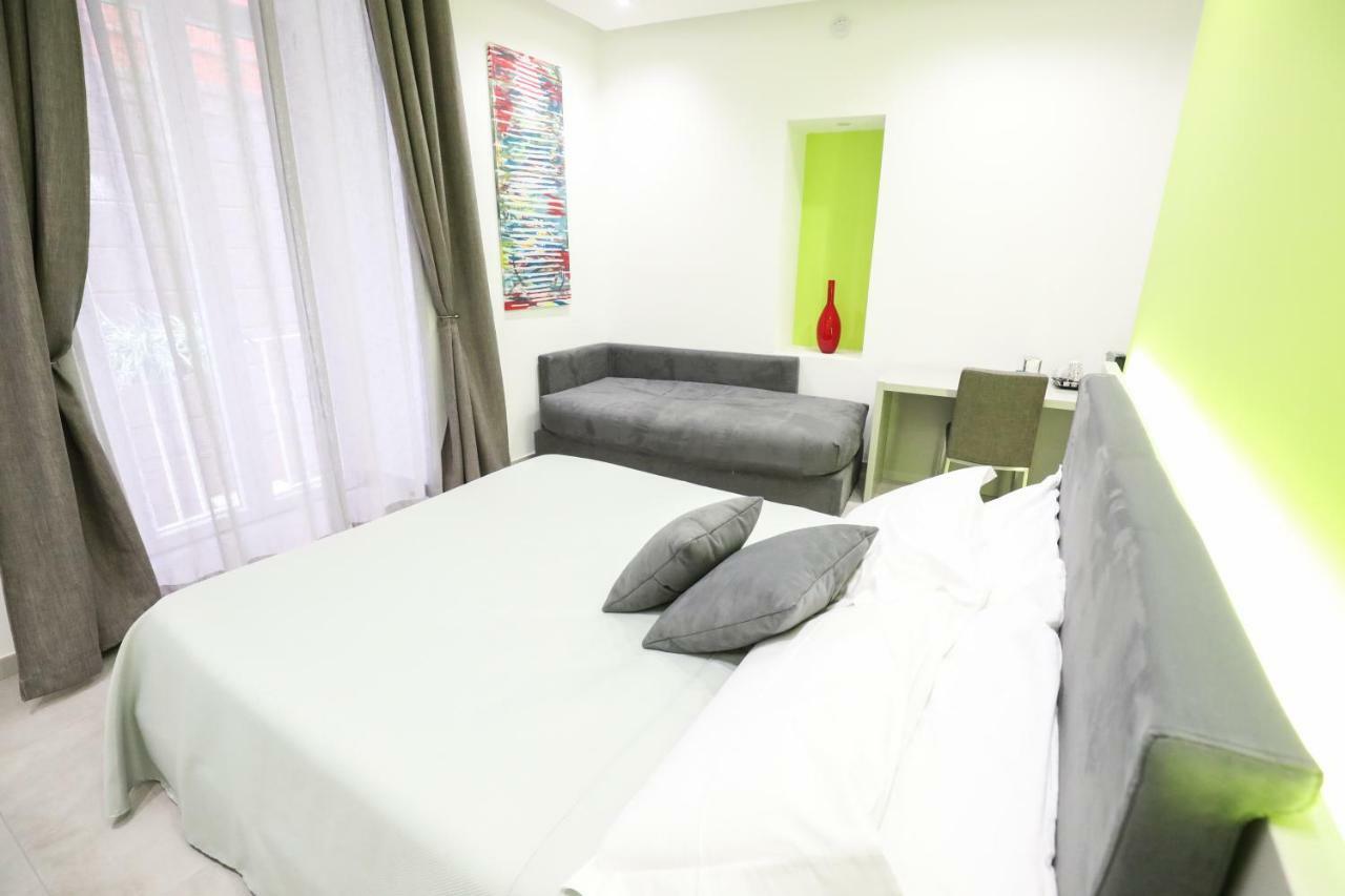 Toledo 16 Luxury Suites Naples Extérieur photo